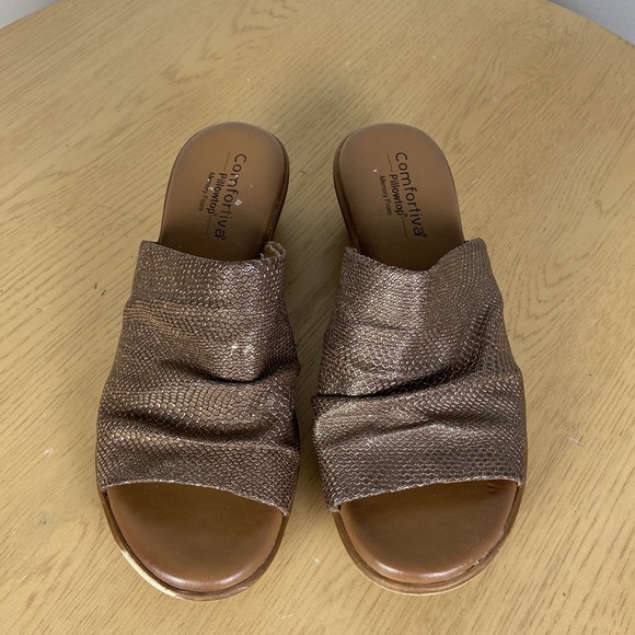 Comfortiva Women's 7 Heeled Bronze Slides Summer Coastal Grandma Neutral Minimal - Picture 3 of 8